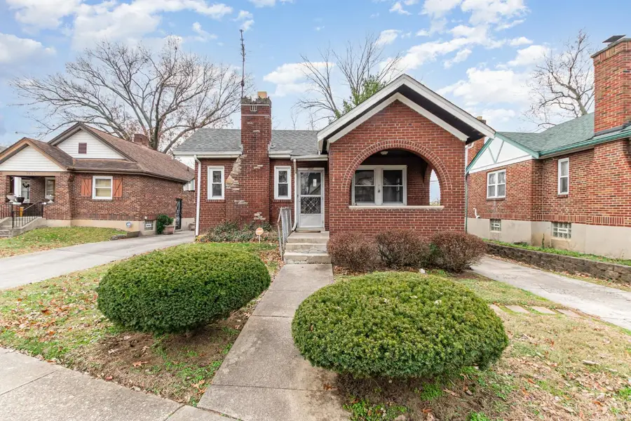 1933 Lawn Avenue, Cincinnati, OH 45237 - Image #2