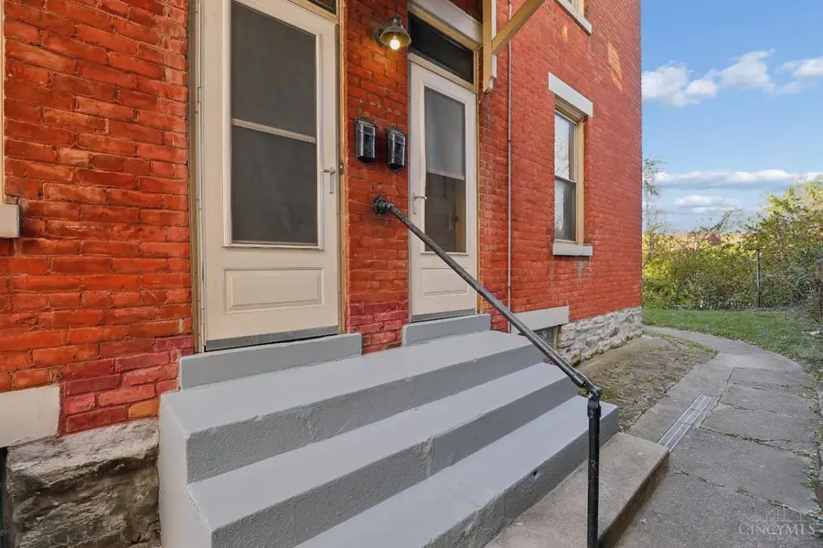 1212 Bates Avenue, Cincinnati, OH 45225 - Image #2