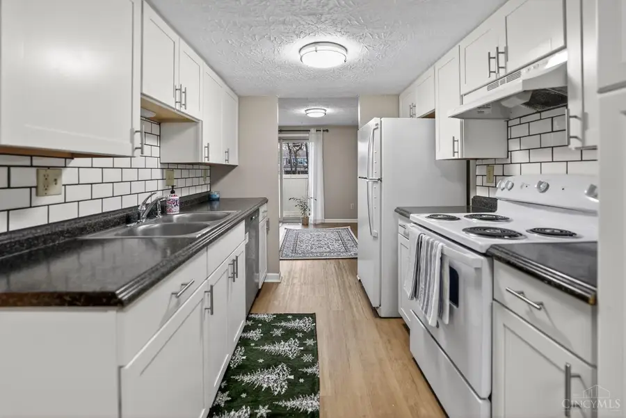 305 Bainbridge Court, Mason, OH 45040 - Image #2