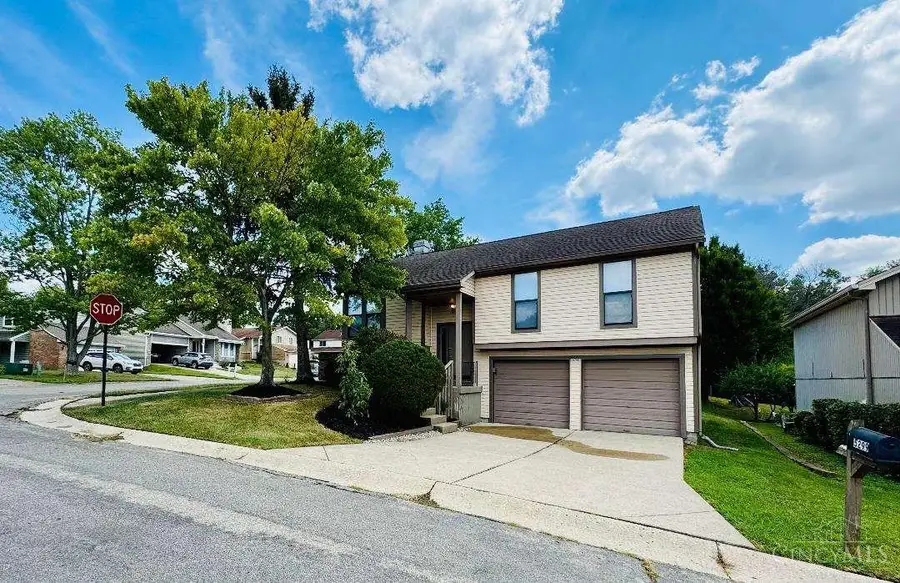 5299 Fieldstone Court W, West Chester, OH 45069 - Image #2