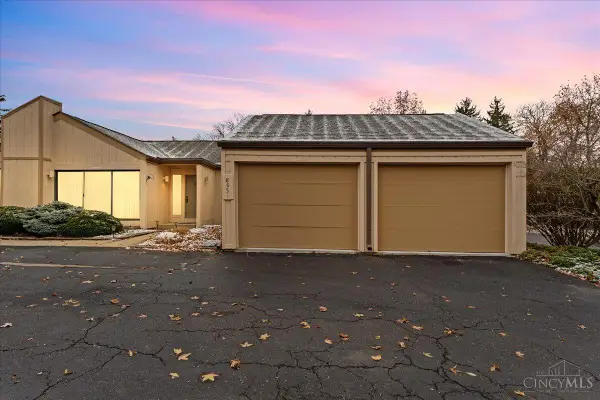 8051 Timbertree Way, West Chester, OH 45069