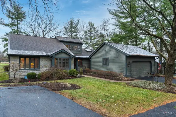 16 Woodcreek Drive, Cincinnati, OH 45241