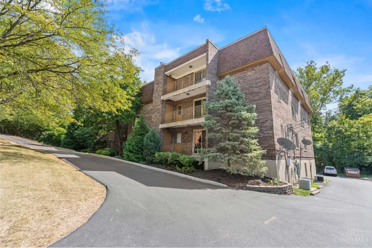 3563 Amberacres Drive #6, Cincinnati, OH 45237 - Image #1