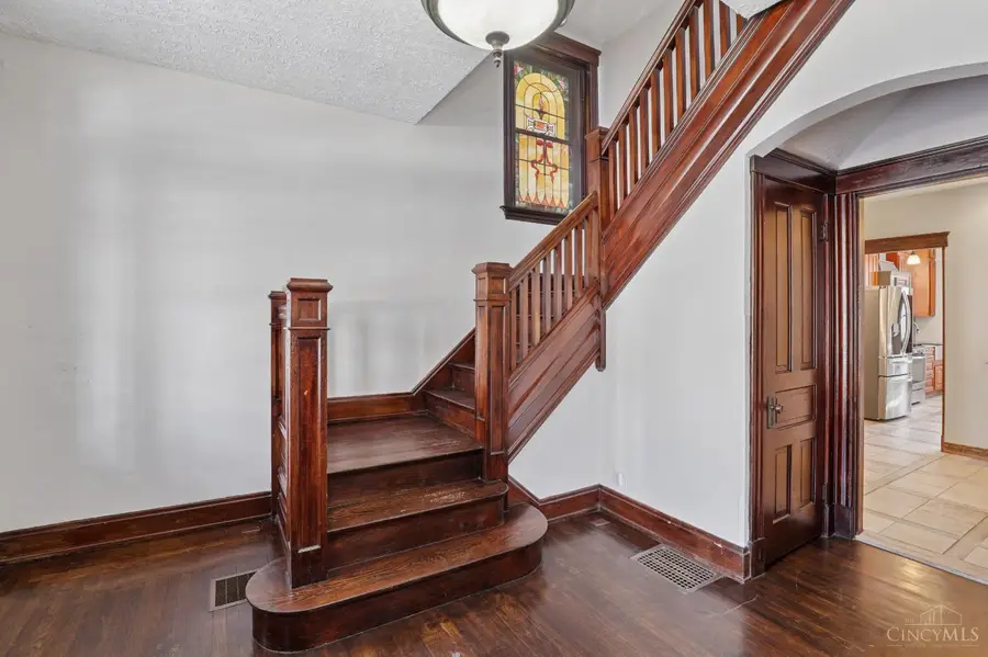 4261 W 8th Street, Cincinnati, OH 45205 - Image #3