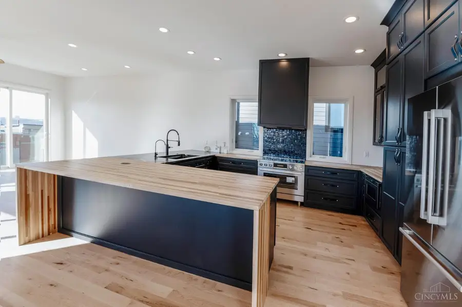 257 St Peters Street, Cincinnati, OH 45226 - Image #2