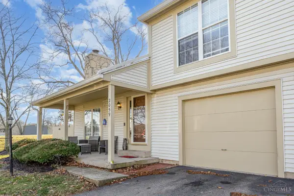 2059 Foxknoll Drive, Dayton, OH 45458