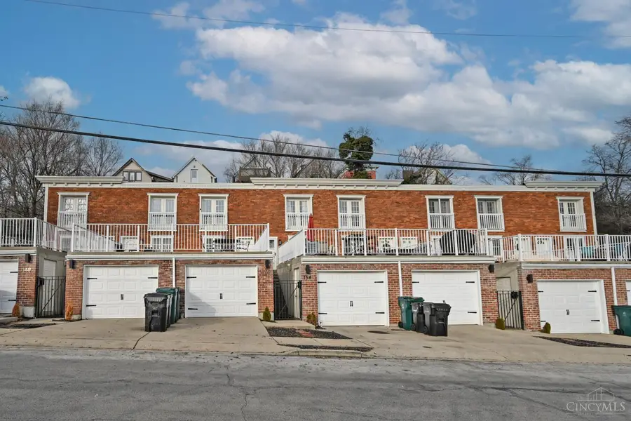 152 Dorchester Avenue, Cincinnati, OH 45219 - Image #2