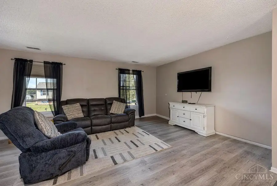 608 Meadow Brook Place, Trenton, OH 45067 - Image #3