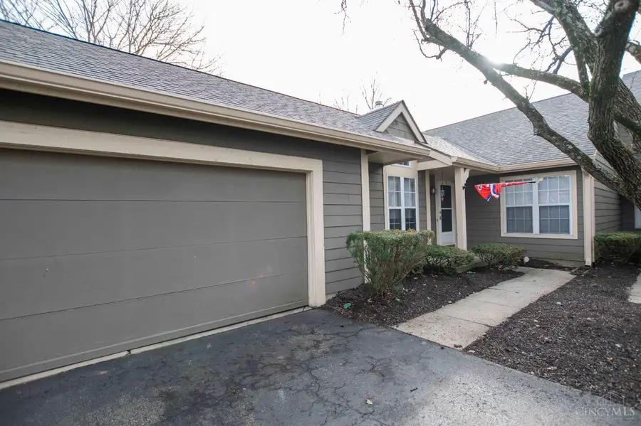 244 Queens Crossing, Washington Township, OH 45458 - Image #2