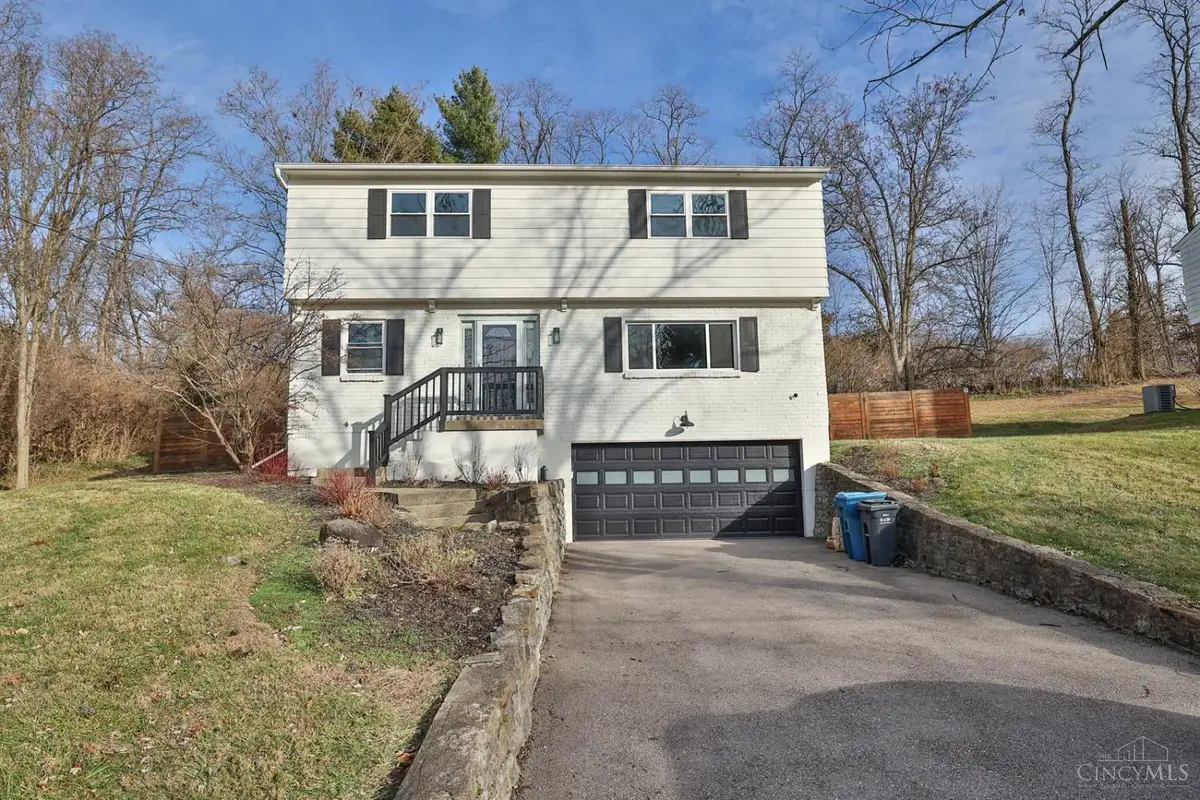 7800 Hosbrook Road, Madeira, OH 45243 - Image #1