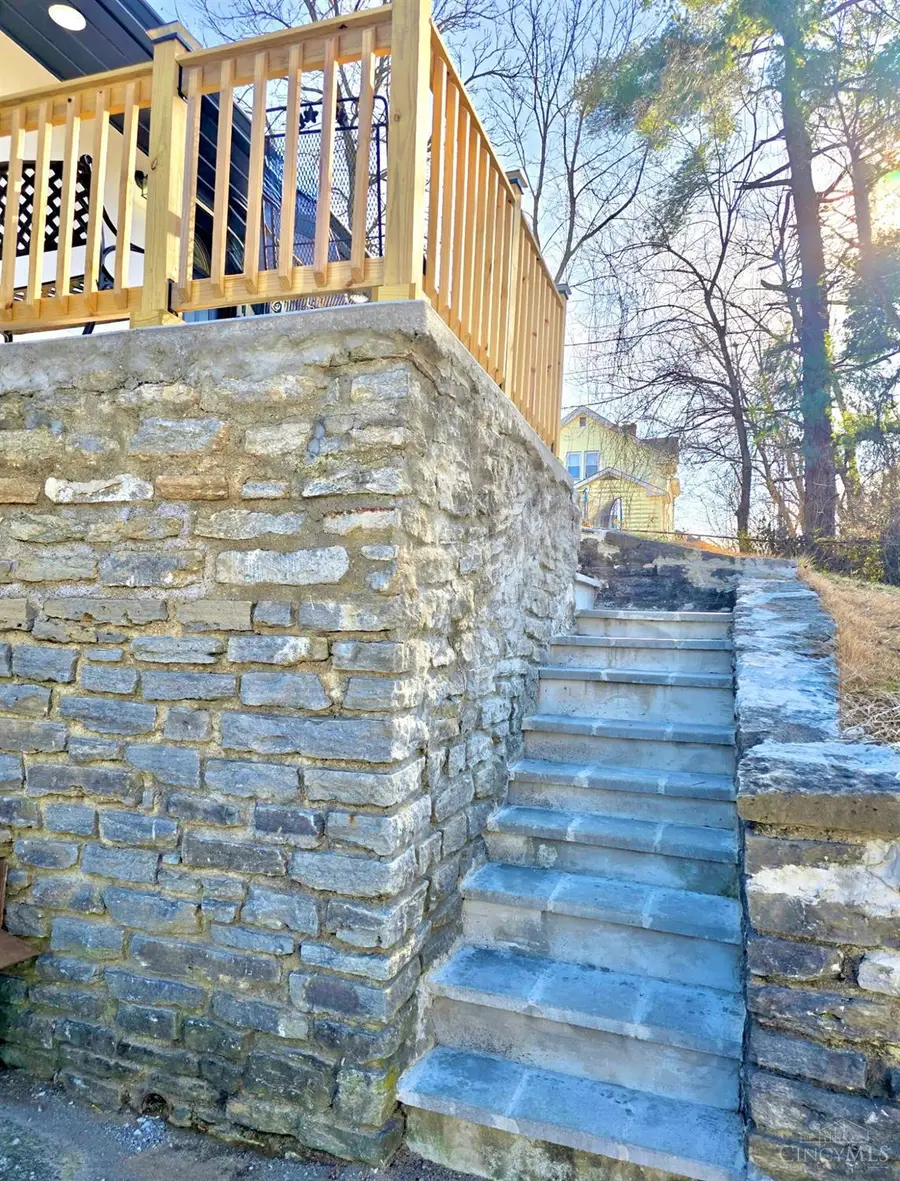 5940 Kenneth Avenue, Cincinnati, OH 45224 - Image #2