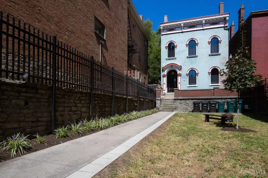 104 W Clifton Avenue, Cincinnati, OH 45202 - Image #2