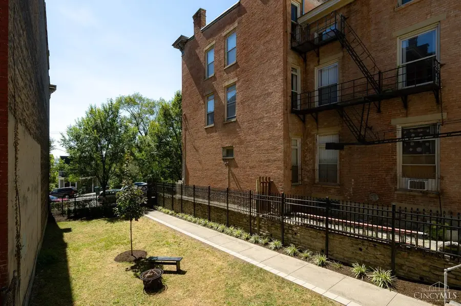 104 W Clifton Avenue, Cincinnati, OH 45202 - Image #3