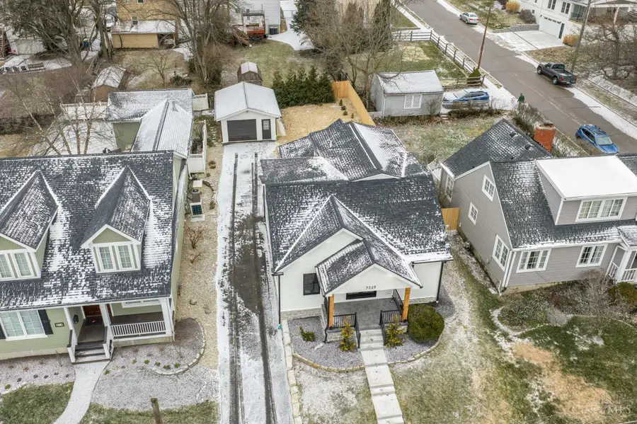 7025 Wallace Avenue, Madeira, OH 45243 - #2