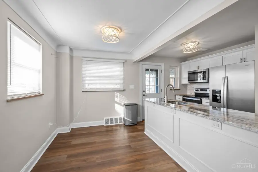 6097 W Fordham Place, Silverton, OH 45213 - Image #3