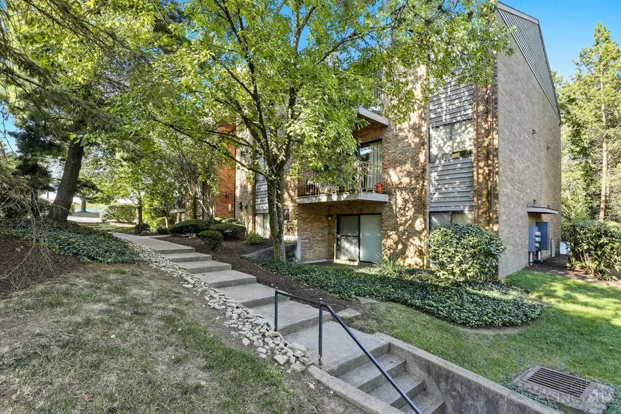 1544 W Galbraith Road #211, North College Hill, OH 45231 - Image #2
