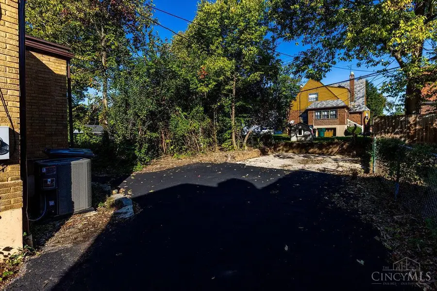 1522 Kenova Avenue, Cincinnati, OH 45237 - Image #3