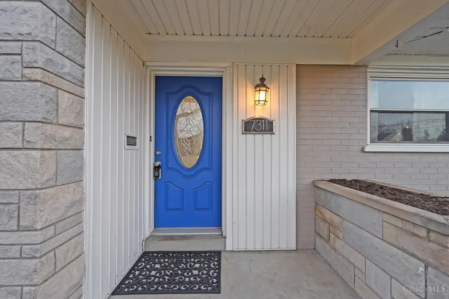 7311 Timberknoll Drive, Sycamore Township, OH 45242 - Image #3