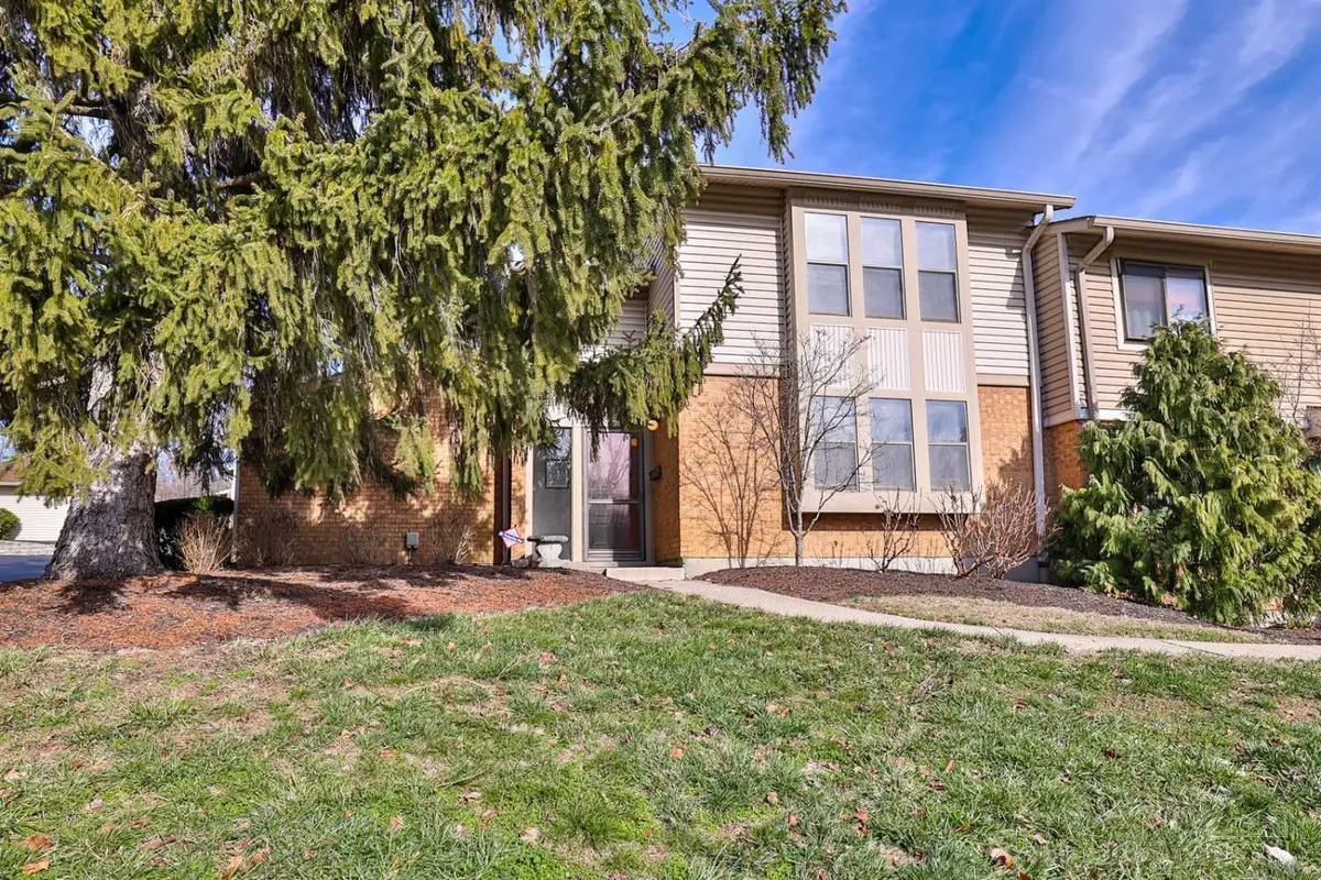 10 Woodside Court, Springdale, OH 45246 - Image #1