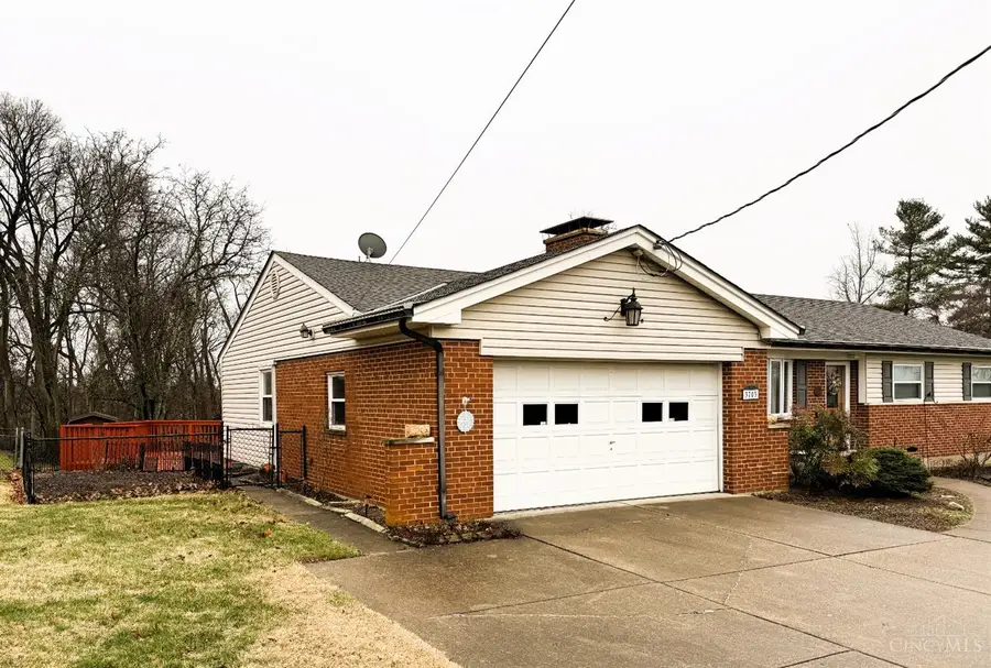 3703 Moorhill Drive, Evendale, OH 45241 - Image #2