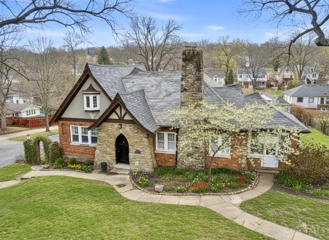 6610 Hudson Parkway, Amberley, OH 45213 - #1