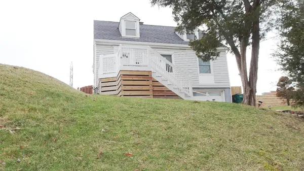 1527 Dana Avenue, Cincinnati, OH 45207