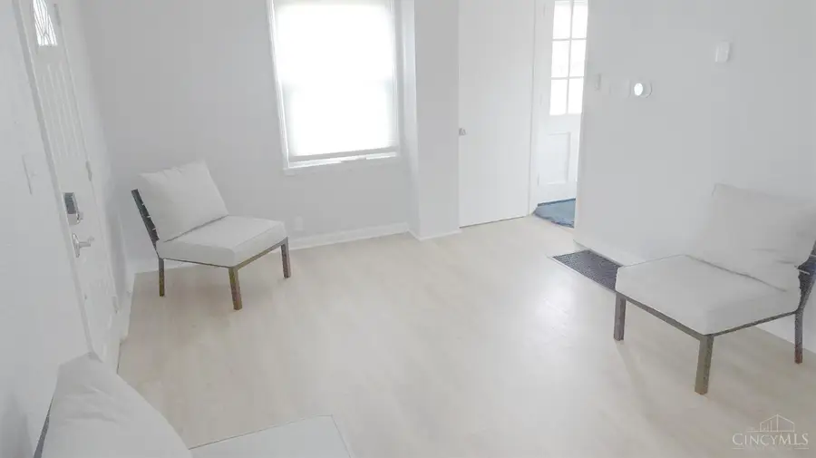 1527 Dana Avenue, Cincinnati, OH 45207 - Image #2