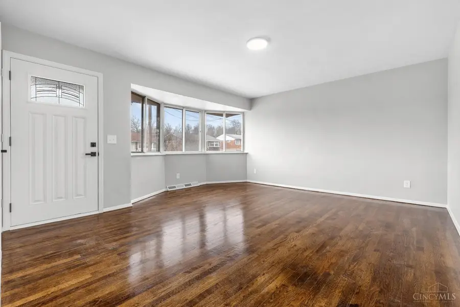 2043 E Teralta Circle, Cincinnati, OH 45211 - Image #3