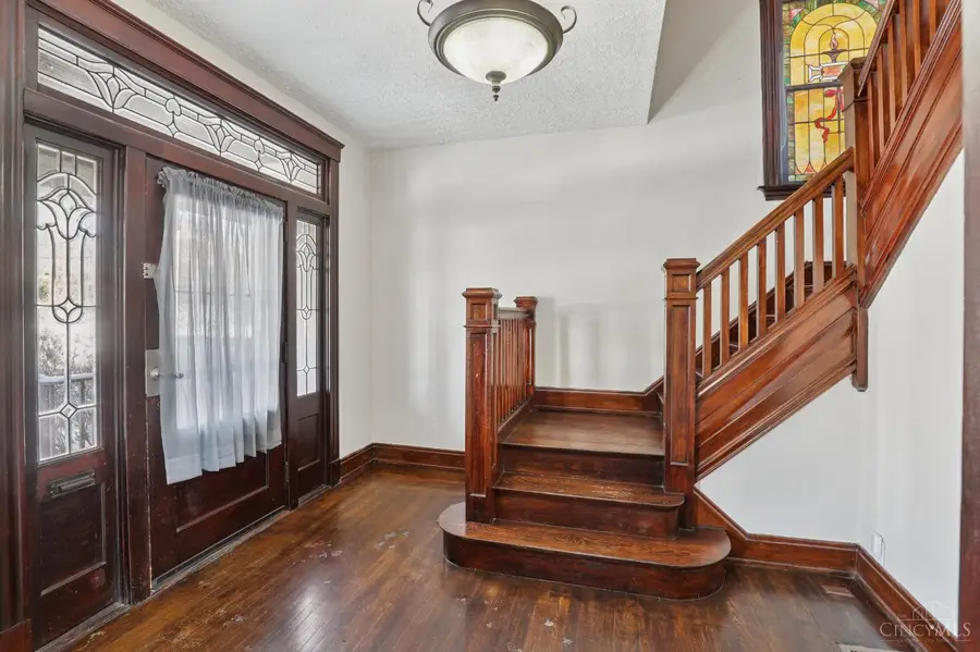 4261 W Eighth Street, Cincinnati, OH 45205 - #2