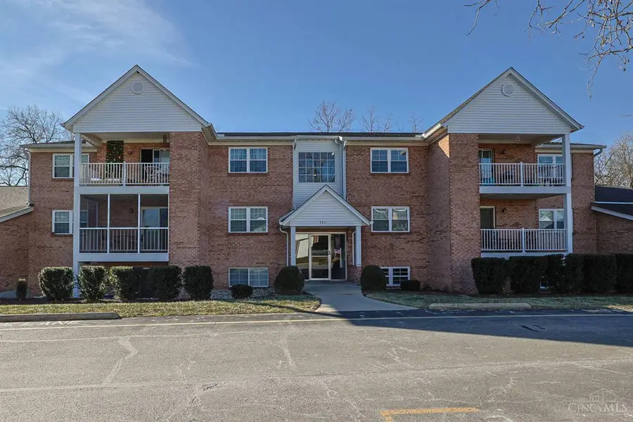 3211 Heritage Square Drive #4, Colerain Township, OH 45251 - Image #2