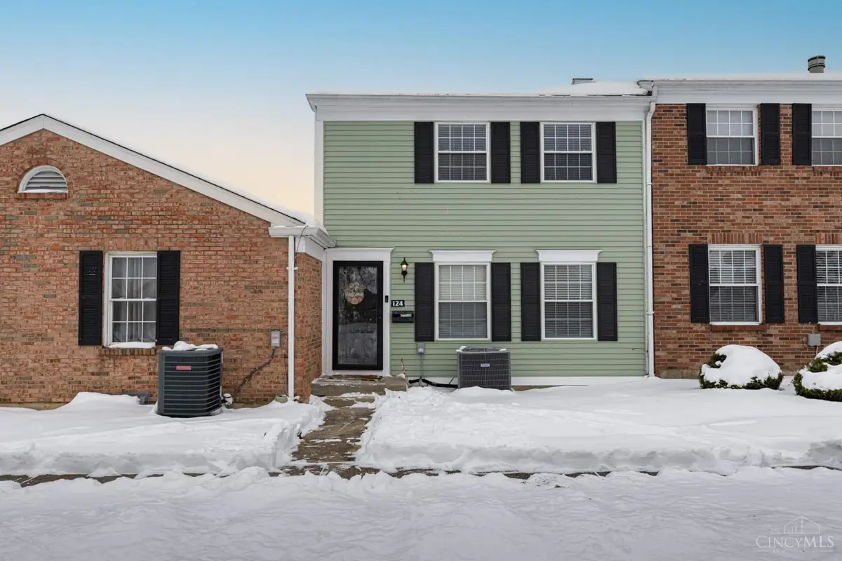 124 Chapel Hill, Fairfield, OH 45014 - Image #1