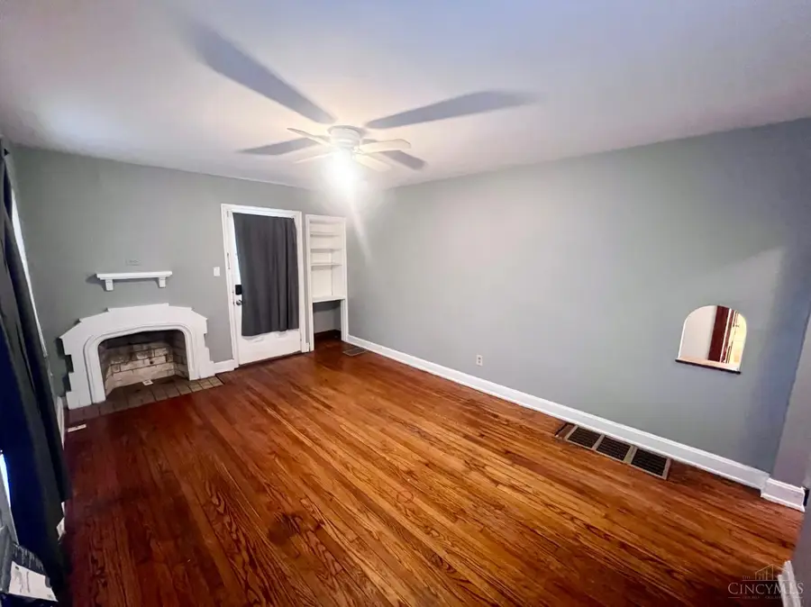 3162 Sunshine Avenue, Cincinnati, OH 45211 - #2