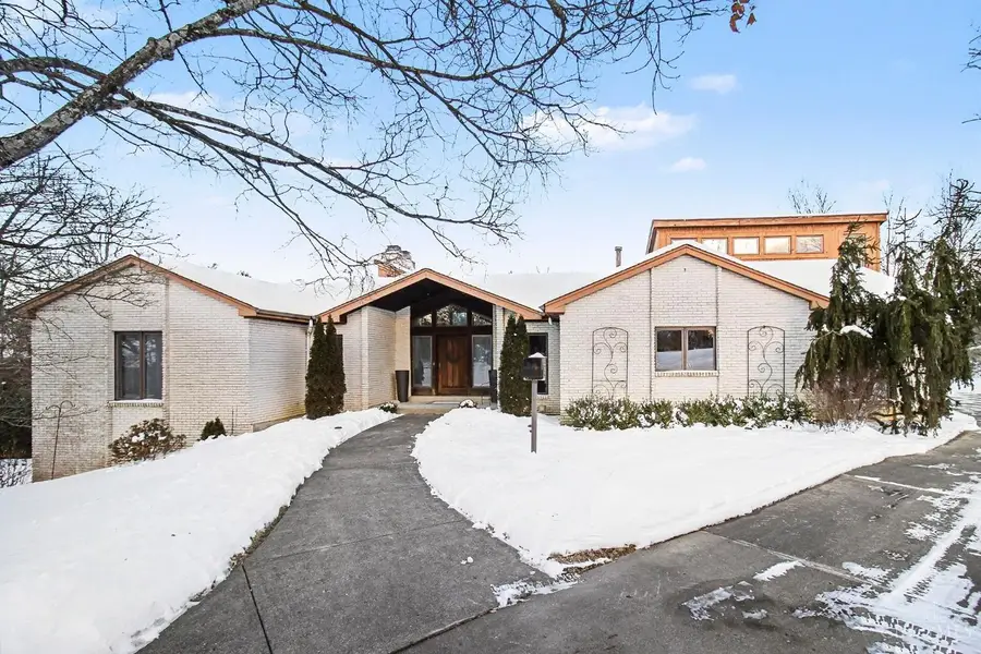 6195 Squirrelwoods Lane, Green Township, OH 45247 - Image #2