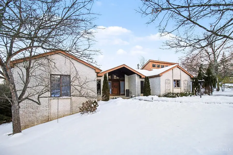 6195 Squirrelwoods Lane, Green Township, OH 45247 - Image #3