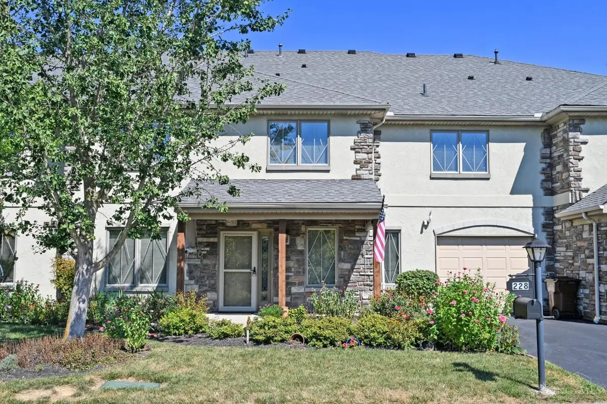 228 Edinburgh Lane, Springdale, OH 45246 - #1
