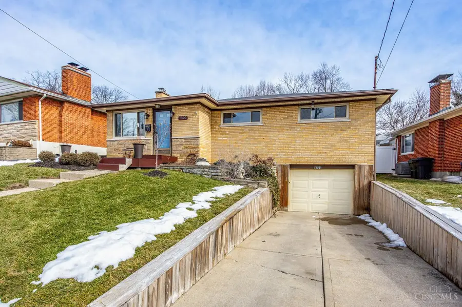 1320 Thurnridge Drive, Reading, OH 45215 - #2