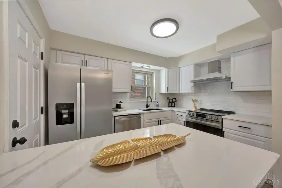 5430 Vogel Road, Cincinnati, OH 45239 - Image #2