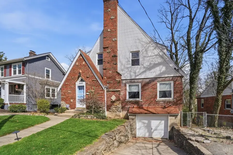 3314 S Woodmont Avenue, Cincinnati, OH 45213 - #3