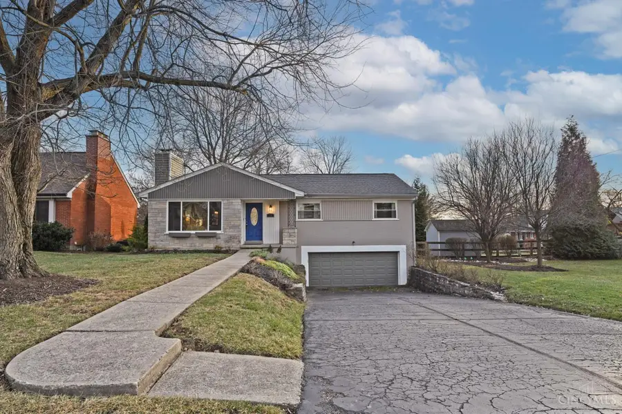 7311 Timberknoll Drive, Sycamore Township, OH 45242 - Image #2