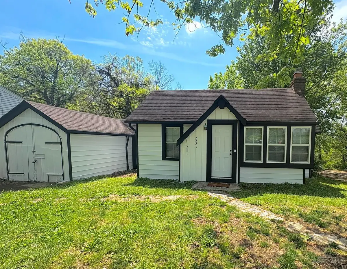 2281 E Galbraith Road, Reading, OH 45237 - Image #1