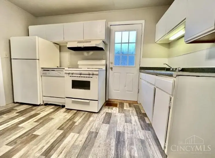 2281 E Galbraith Road, Reading, OH 45237 - Image #2