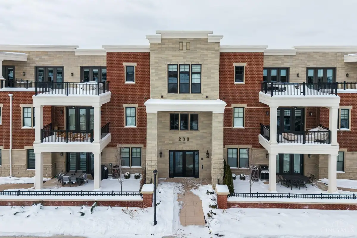 230 Vintage Club Drive #205, Montgomery, OH 45249 - Image #1