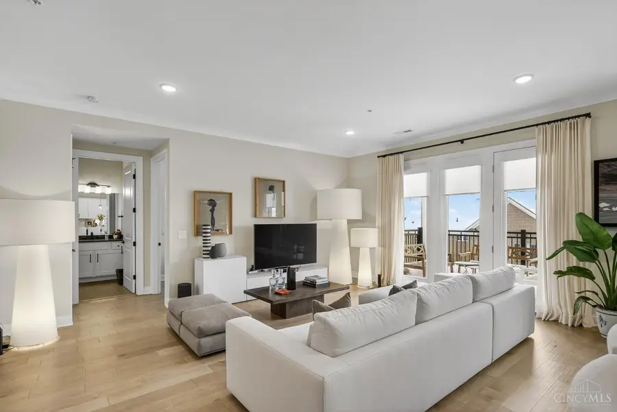 230 Vintage Club Drive #205, Montgomery, OH 45249 - Image #3