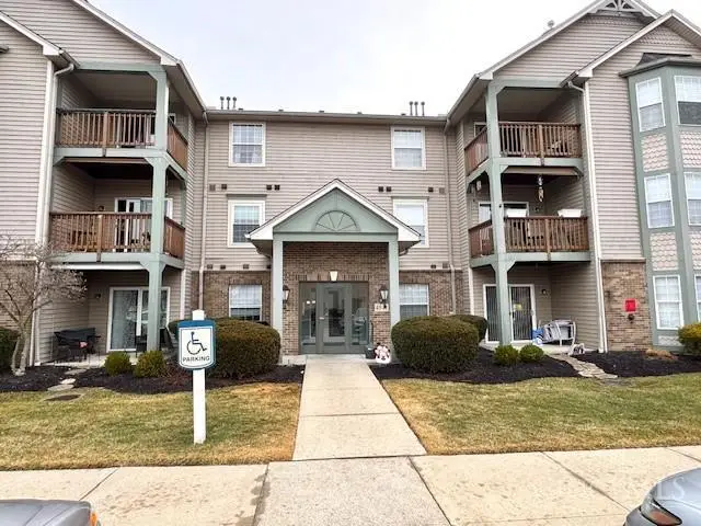 4941 N Arbor Woods Court #301, Cincinnati, OH 45248 - #2