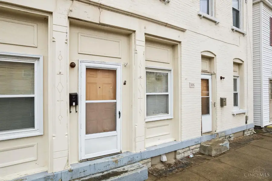 306 Pearl Street, Reading, OH 45215 - #3