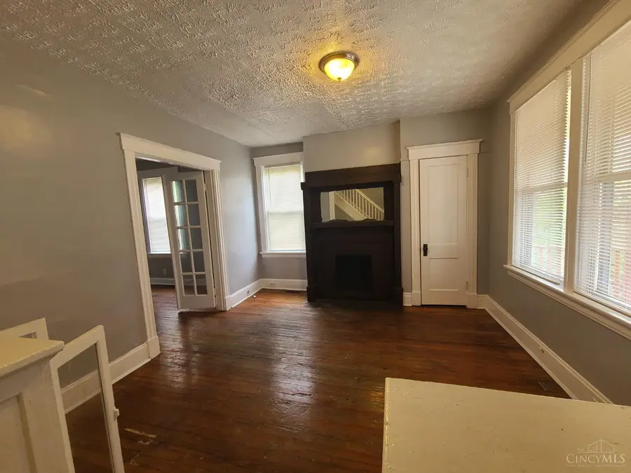 412 Elberon Avenue, Cincinnati, OH 45205 - #3