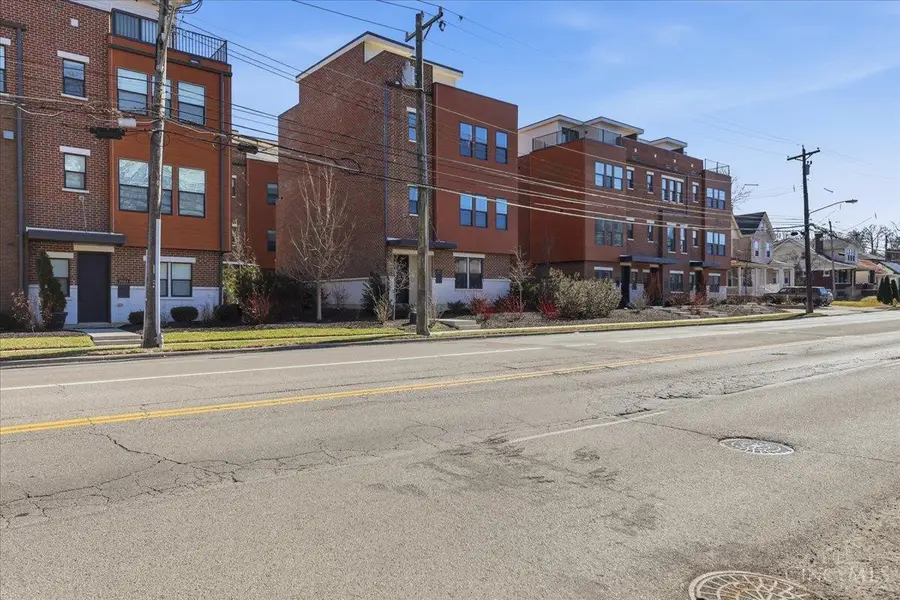 3912 Edwards Road, Cincinnati, OH 45209 - #3