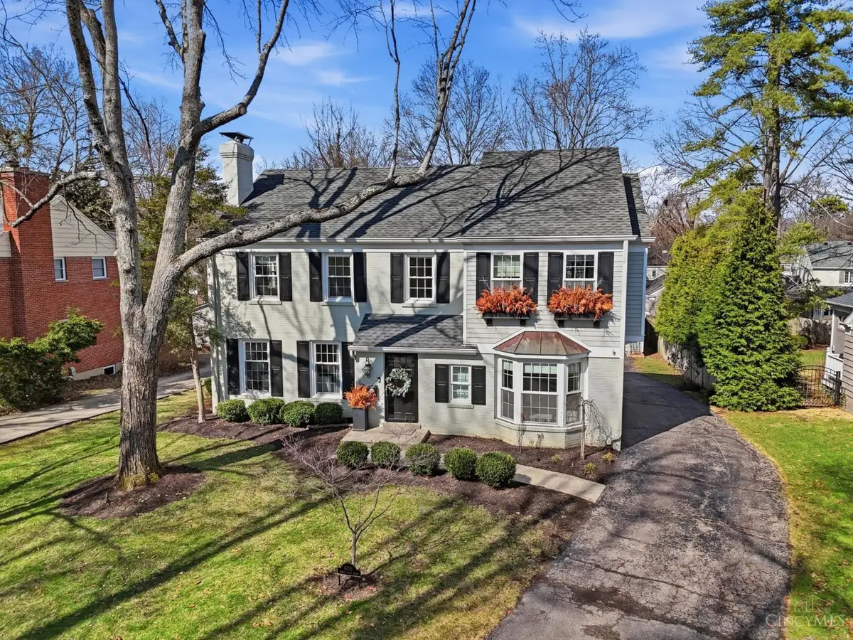 6710 Miami Bluff Drive, Mariemont, OH 45227 - #1
