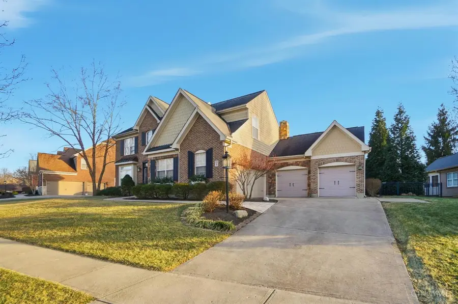 1511 Indian Bluffs Drive, Maineville, OH 45039 - #2