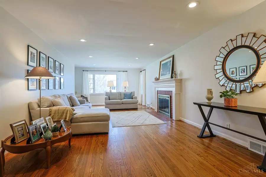 29 Forest Avenue, Wyoming, OH 45215 - #3